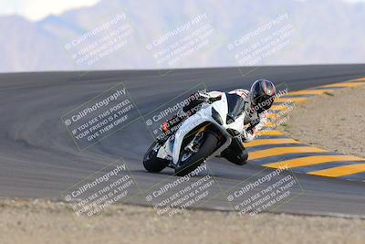 media/Oct-03-2022-Moto Forza (Mon) [[5f077a3730]]/Intermediate Group/Session 5 (Turn 12)/